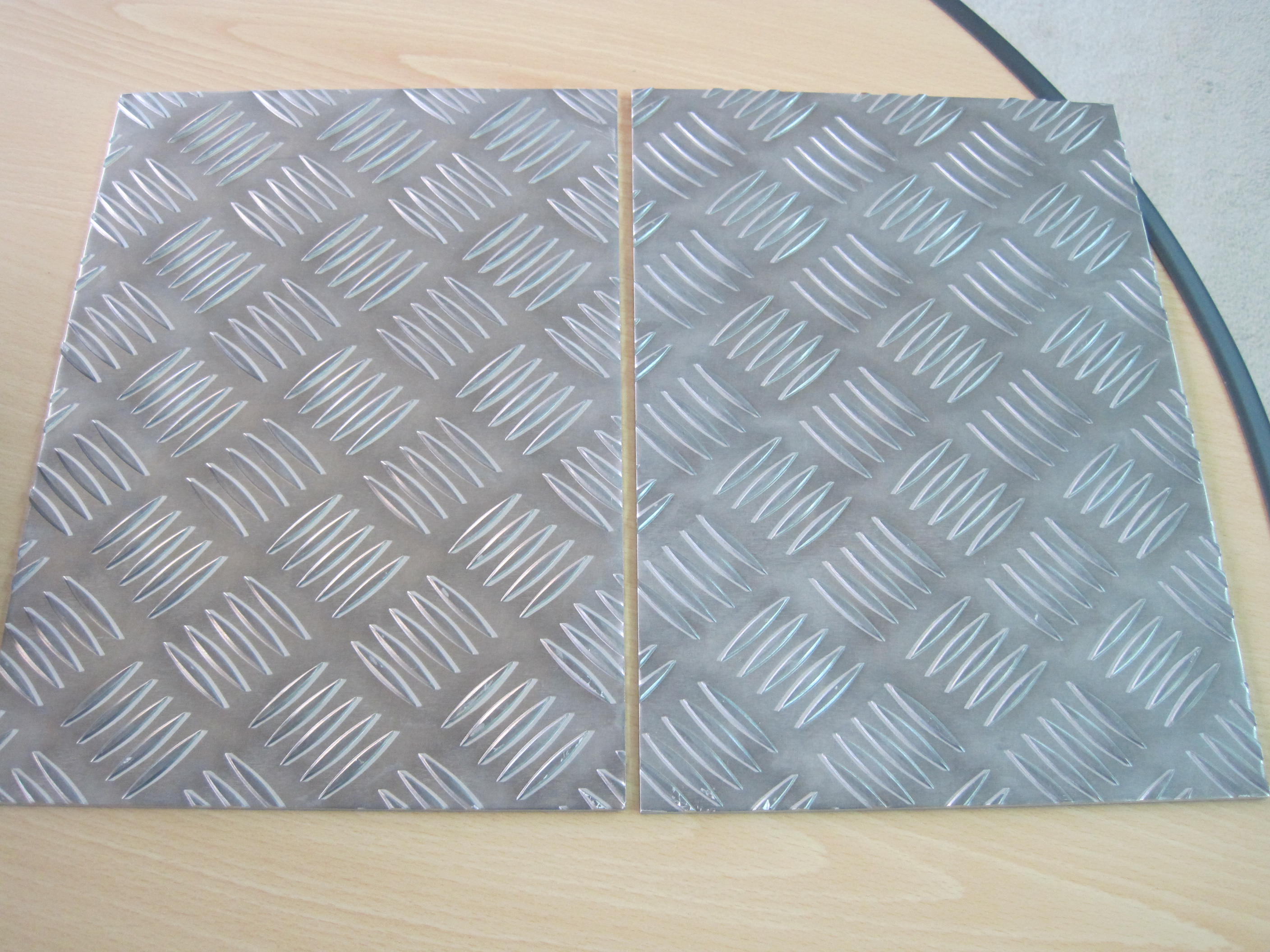 Aluminum diamond plate for anti-skid stairs and flooring